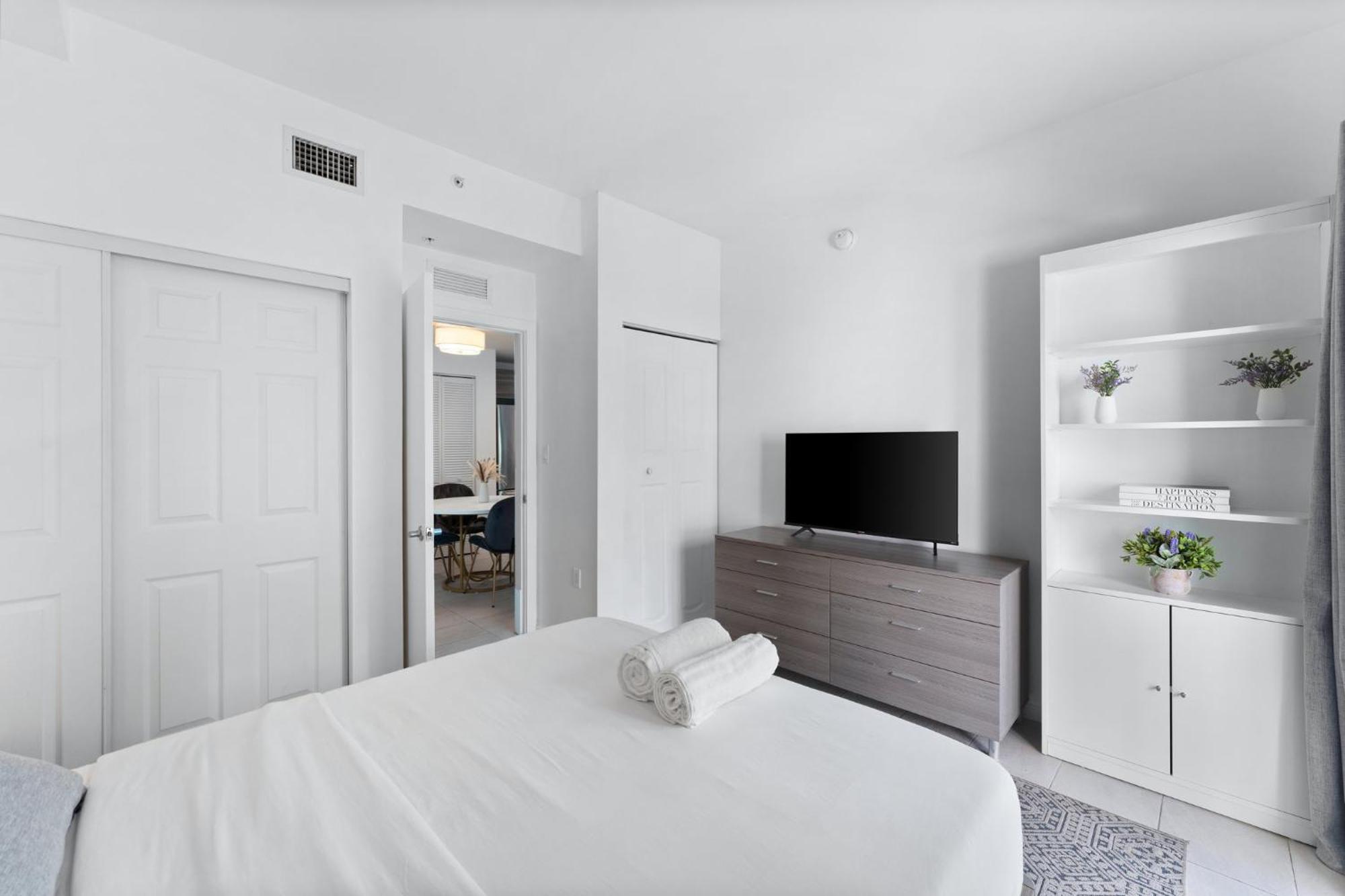 Modern Apartment In Edgewater Miami Room photo