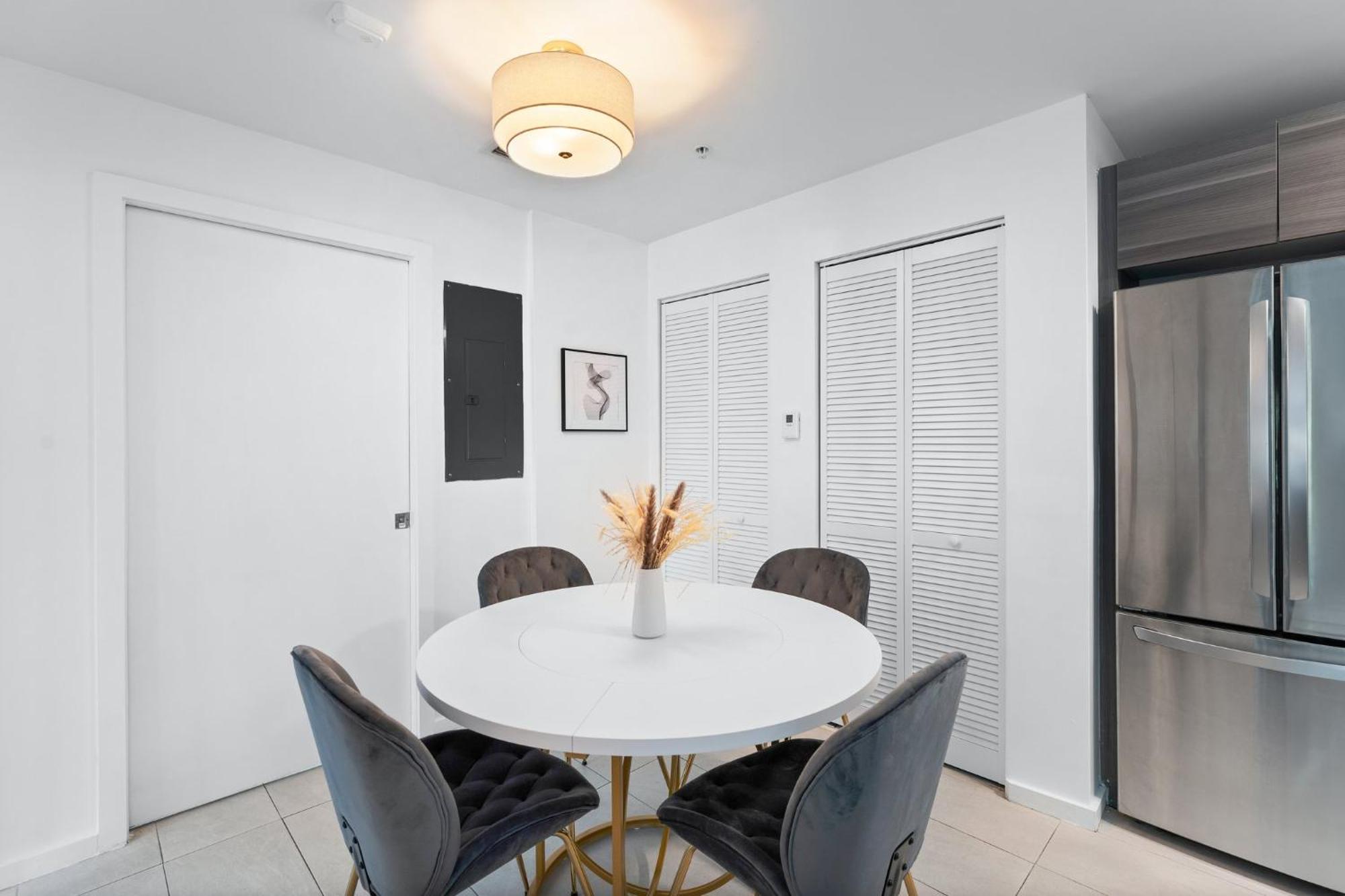 Modern Apartment In Edgewater Miami Room photo